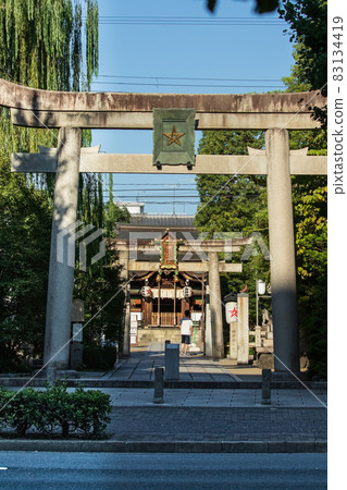 Scenery where you can see the first and second torii gates of Seimei Shrine in Kyoto 83134419