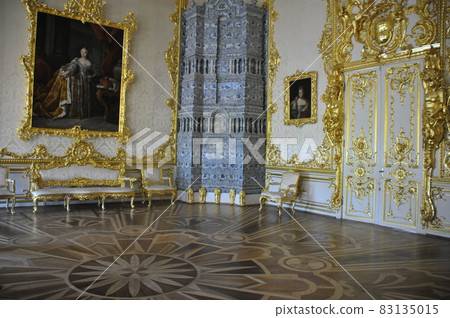 伊麗莎維塔皇后的肖像，在肖像畫中，凱瑟琳宮，聖彼得堡，俄羅斯 83135015