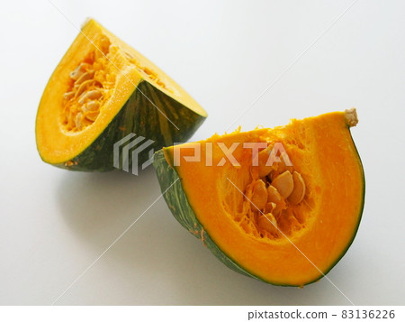 南瓜分成4等份 83136226