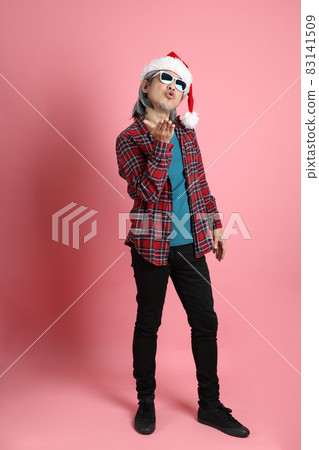 Man in Christmas Season 83141509