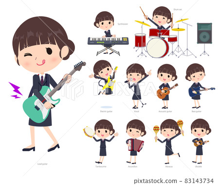 一組身著郵政服的女性演奏搖滾樂和流行音樂 83143734