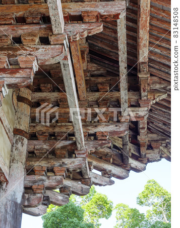Traditional wooden architecture of Nandaimon Gate of Todaiji Temple 83148508