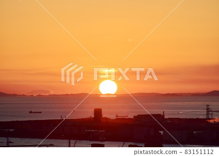 Sunset sun sets in the Seto Sunset sun sets in the Seto 83151112