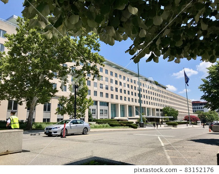 US Department of State / 23st side, diagonal, fresh green and buildings. 83152176