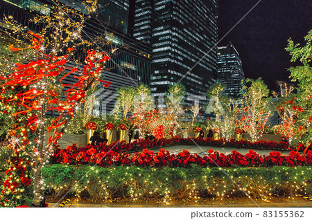 Night view of Nagoya station square building and Christmas illuminations 83155362