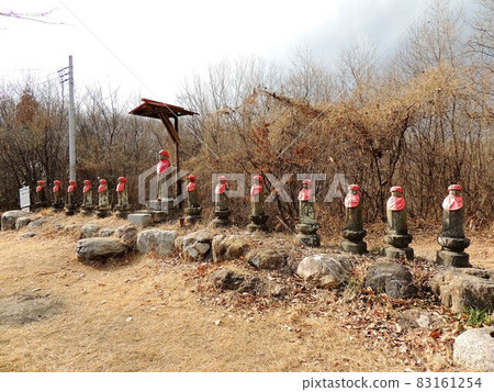 Chichibu Ongakuji No. 23 Shofuyama Ongakuji Temple 13 Stone statues of the right holder 83161254