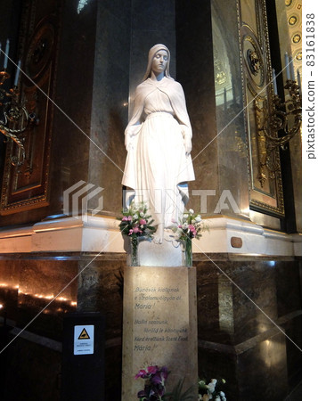 Statue of Mary in St. Stephen's Cathedral (Budapest / Hungary) 83161838