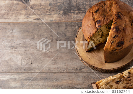 Traditional Italian panettone for Christmas Traditional Italian panettone for Christmas 83162744