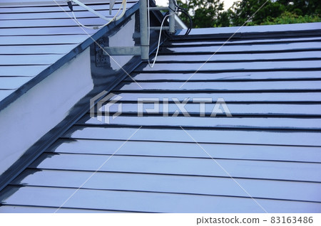Roof repainting maintenance Roof repainting undercoat 83163486