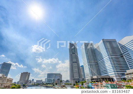 Yokohama Minatomirai Cityscape Landmark Tower, Queen's Square, Cosmo World and Blue Sky 83163487