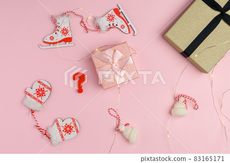Concept of purchasing gifts for the holiday. Discounts on gifts. Choosing and buying gifts. Christmas sale. Concept of purchasing gifts for the holiday. Discounts on gifts. Choosing and buying gifts. Christmas sale. 83165171