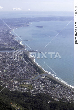 從大磯上空俯瞰江之島 從大磯上空俯瞰江之島 83165910