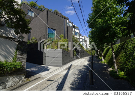 1143 年 10 月 港區南麻布 4 丁目青木坂 1143 年 10 月 港區南麻布 4 丁目青木坂 83166557