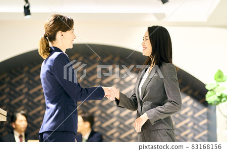 Global company meeting image shooting cooperation: WEEK Shibadaimon (Sun Frontier Fudousan) 83168156