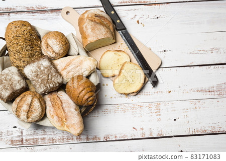Fresh bread on table 83171083