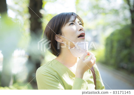 面具的女人 83171145