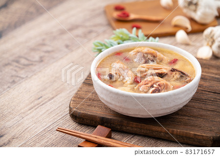 蒜頭雞 蒜頭雞湯 台灣 食物 garlic chicken soup ニンニクチキンスープ 83171657