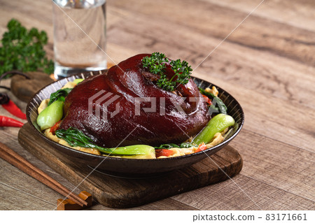 台灣 小吃 滷豬腳 腿庫 腳庫 蹄膀 紅燒蹄膀 紅燒豬腳 pork hock knuckle 豚足 83171661