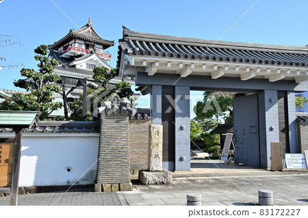 Kiyosu Castle in fine weather, castle tower and surrounding facilities Kiyosu Castle in fine weather, castle tower and surrounding facilities 83172227