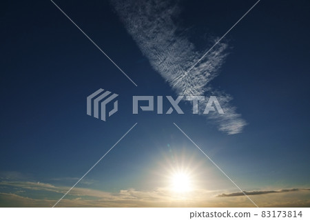 Early autumn evening sky and high clouds Early autumn evening sky and high clouds 83173814