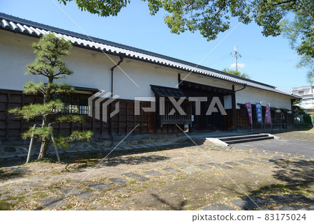 Koya Kaido Gojo Daikancho Nagayamon, Gojo City, Nara Prefecture 83175024