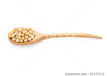 Soybeans in wood spoon isolated on white background with clipping path 83175172