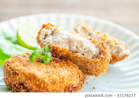 Taro croquette 83176257