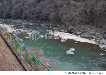 從京都無軌電車到保津川 從京都無軌電車到保津川 83178327