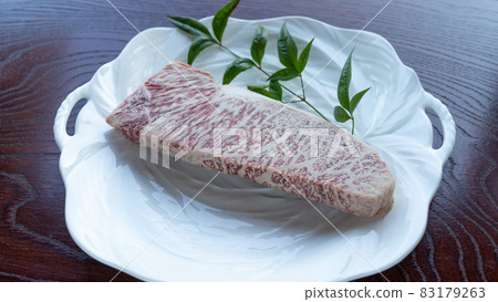 和牛牛肉沙朗牛排 83179263