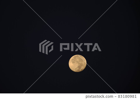 Mid-autumn moon: This year is the same day as the full moon 83180981
