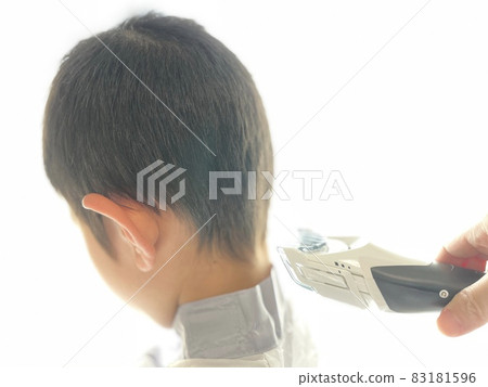 家裡孩子的理髮剪 家裡孩子的理髮剪 83181596