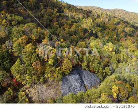 Aerial view of Jozankei-Asari Pass in autumn in Hokkaido when the autumn leaves are in full bloom Aerial view of Jozankei-Asari Pass in autumn in Hokkaido when the autumn leaves are in full bloom 83182076