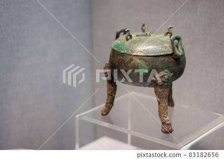 Ancient Chinese bronze vessel (Ding) exhibited in Luoyang museum, Luoyang, China 83182656