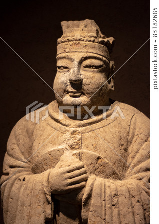 Ancient stone statue of nobleman in Luoyang Museum in Luoyang, China Ancient stone statue of nobleman in Luoyang Museum in Luoyang, China 83182685