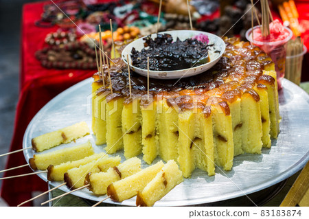Traditional Hui Muslim Halal cake at a street bazaar in Xian, China 83183874