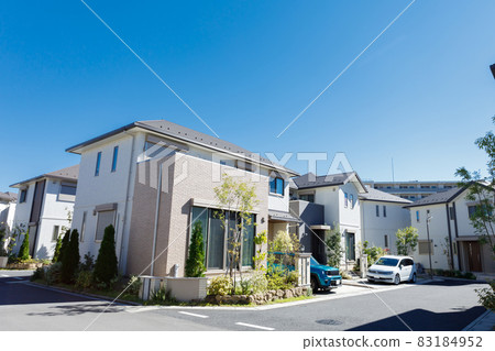 Single-family home, new residential area Single-family home, new residential area 83184952