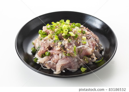 Seared horse mackerel 83186532