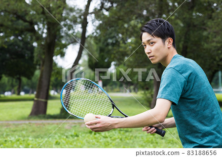 享受運動的年輕人 享受運動的年輕人 83188656