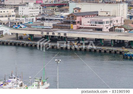 [Numazu fishing port cityscape] 83190590
