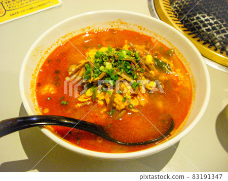 拌飯，人氣烤肉店 83191347