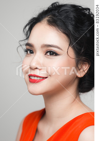 attractive young model with bright make-up attractive young model with bright make-up 83192034
