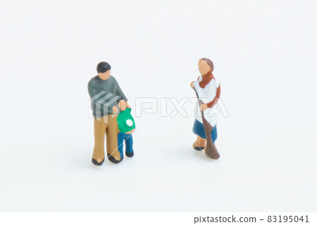 Figure greeting with neighbors 83195041