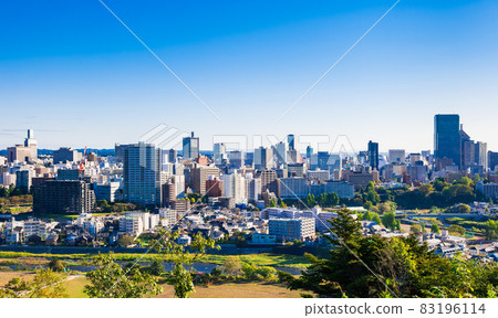 秋天的仙台廣瀨川和市中心 秋天的仙台廣瀨川和市中心 83196114