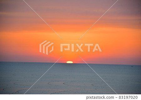 Asahi rising from the horizon 83197020