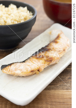 Delicious grilled salmon and grilled salted koji Delicious grilled salmon and grilled salted koji 83197226