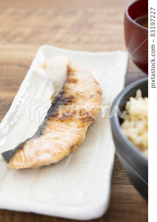 Delicious grilled salmon, grilled with salted koji Delicious grilled salmon, grilled with salted koji 83197227