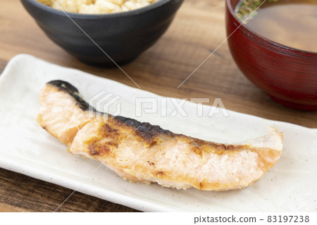 Delicious grilled salmon, grilled with salted koji Delicious grilled salmon, grilled with salted koji 83197238