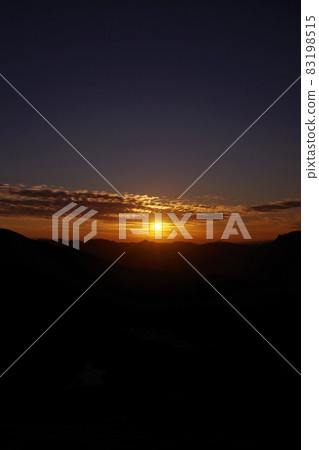 高原上美麗的日落，索尼高原，奈良縣，夕陽的天空 83198515
