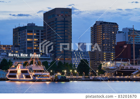 山下公園和橫濱港海岸的夜景 山下公園和橫濱港海岸的夜景 83201670