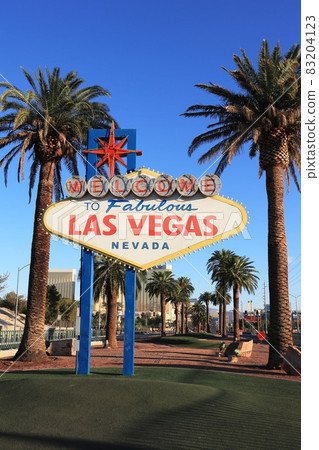 Welcome sign to Las Vegas 83204123